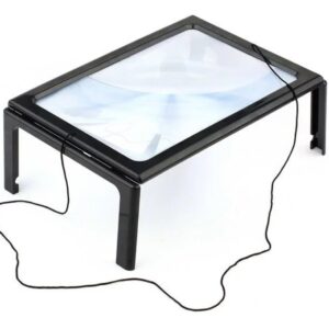 Лупа (линза Френеля) настольная на ножках (столик)