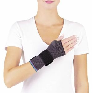 Бандаж компрессионный на лучезапястный сустав БКЛЗС Т-8381С