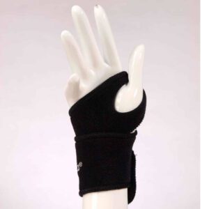 Фиксатор лучезапястного сустава неопреновый Fosta F3103